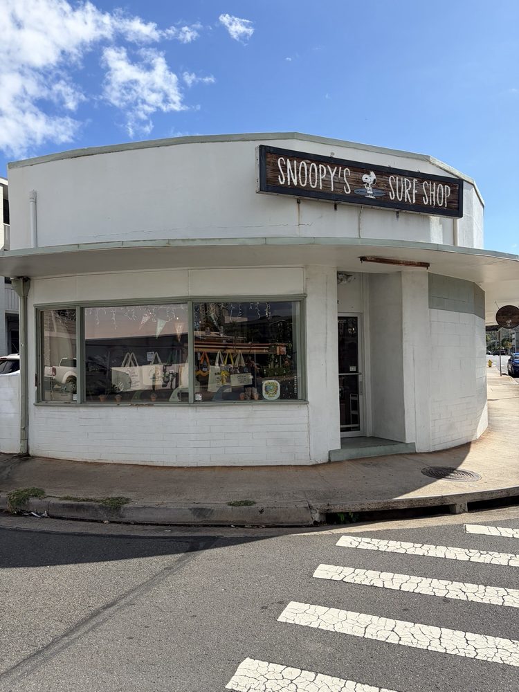 Snoopy’s Surf Shop