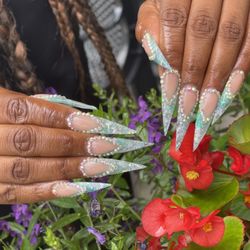 Honey Nails