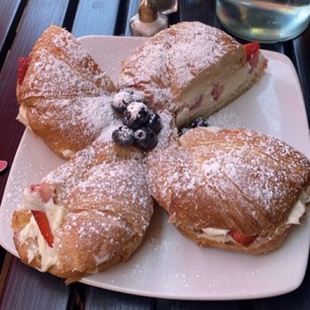 Teaspoon - Strawberries & Cream Croissant - Breakfast & Brunch Near Me - Tucson, Arizona