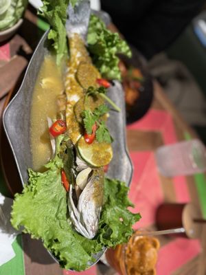 Pii Nong Thai Yonge - Eatery & Experience by null