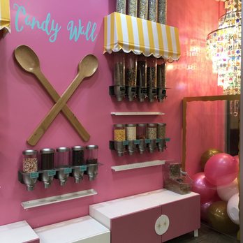 Cookie Dough Dreams - So many toppings! - 11.25.18 - Desserts Near Me - Burbank, California Cookie Dough Dreams - So many toppings! - 11.25.18 - Desserts Near Me - Burbank, California