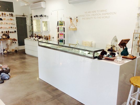 Ele Keats Jewelry + Crystals by null