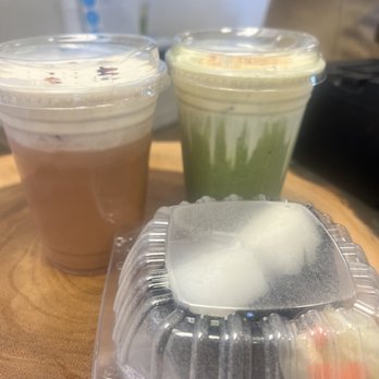 Lagu Cafe - Strawberry Sakura Latte, Banana Cream Matcha Latte - Cafes Near Me - Irvine, California Lagu Cafe - Strawberry Sakura Latte, Banana Cream Matcha Latte - Cafes Near Me - Irvine, California