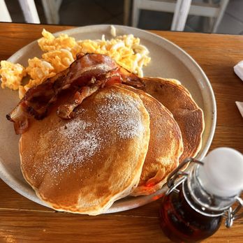 Maple - Pancakes al gusto - Breakfast & Brunch Near Me - Rosarito, BCN Maple - Pancakes al gusto - Breakfast & Brunch Near Me - Rosarito, BCN