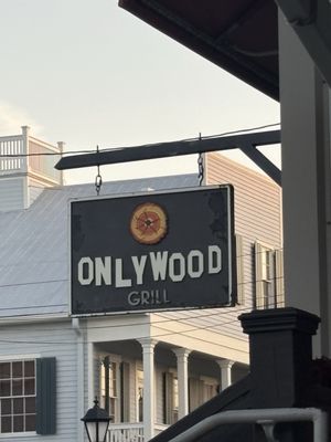 Onlywood Grill by null
