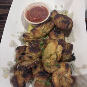 Suds Monkey Kitchen & Brewery Dripping Springs - garlic knots - Brewpubs Near Me - Austin, Texas