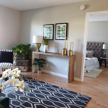 Joshua Jackson Designs - Home Staging Near Me - Beverly Hills, California Joshua Jackson Designs - Home Staging Near Me - Beverly Hills, California