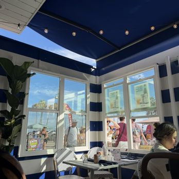 Venice Beach Club - Interior - Breakfast & Brunch Near Me - Los Angeles, California Venice Beach Club - Interior - Breakfast & Brunch Near Me - Los Angeles, California