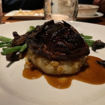 Seasons 52 - 8oz Filet Mignon, Mashed Potatoes and Green Beans - New American Near Me - Houston, Texas