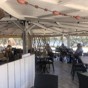 Les Poissons D'argent - It is very beach themed and very cool to sit under - Restaurants Near Me - Aigues Mortes, 30