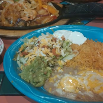 La Isla Bonita - Toppings for the fajitas - Mexican Near Me - Portland, Oregon La Isla Bonita - Toppings for the fajitas - Mexican Near Me - Portland, Oregon