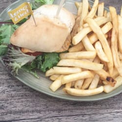 Nandos