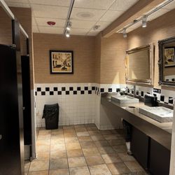 Bravo! Italian Kitchen - Bathroom