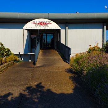 Flight Deck Restaurant & Lounge - Pubs Near Me - Salem, Oregon
