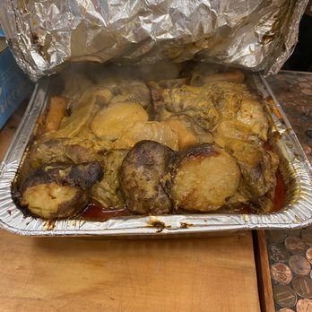 Fat Cheeks Hawaii - Yes those are whole potato's cut in half with huge pork shank underneath and carrots and onion - Sandwiches Near Me - Honolulu, Hawaii