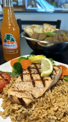 2N1 Salad Bar and Grill by null