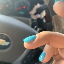 The Nail Lounge - Tip doesn't cover sides of nail