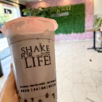 Ding Tea Hollywood  - Taro Milk Tea with Boba - Bubble Tea Near Me - Los Angeles, California