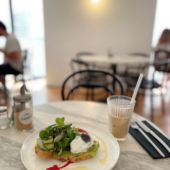 Dear Breakfast - Lol. Remind me of New York. Best brunch place in Lisbon. - Breakfast & Brunch Near Me - Lisbon, 11