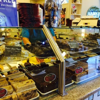 Swiss Fudge - a display case with a variety of desserts - Candy Stores Near Me - Niagara Falls, Ontario Swiss Fudge - a display case with a variety of desserts - Candy Stores Near Me - Niagara Falls, Ontario
