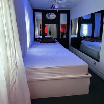 MOUNTAIN CREEK GROVE NUDIST RESORT - Updated October 2025 - 13 Photos