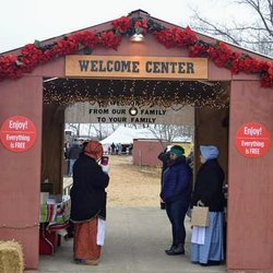 An Old Kentucky Christmas - Entrance to the village.