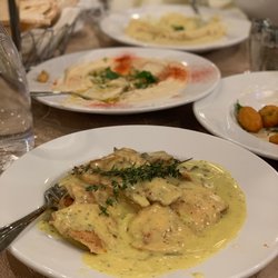 La Roma Banquet Hall - Food chicken and hummus