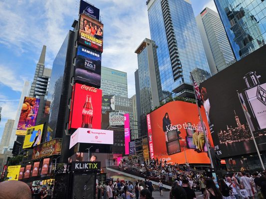 Times Square by null