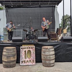 10th anniversary party with live music