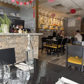 Maya Thai Eatery - Thai Near Me - Westfield, New Jersey