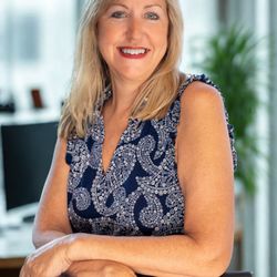 Cristina Dougherty & Associates - Paul Wesley Real Estate - Cristina Dougherty - Local Expert in Western Fairfax & Eastern Loudoun Real Estate