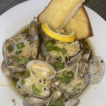 Brick Oven Pizza - Steamed Clams - Pizza Near Me - Kapolei, Hawaii Brick Oven Pizza - Steamed Clams - Pizza Near Me - Kapolei, Hawaii