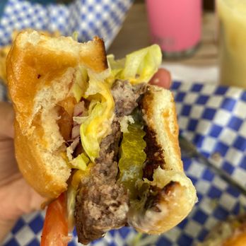 Ski Shores Cafe - Classic Hamburger - Burgers Near Me - Austin, Texas