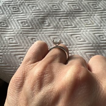I.D. Jewelry - Jewelry Near Me - New York, New York