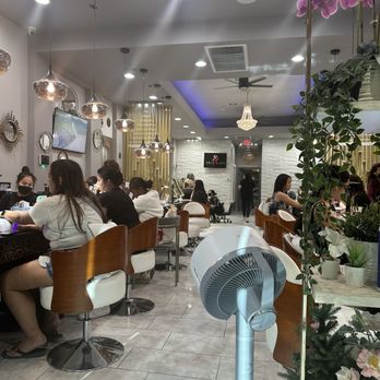 Swan Nails - Inside salon - Nail Salons Near Me - Las Vegas, Nevada Swan Nails - Inside salon - Nail Salons Near Me - Las Vegas, Nevada