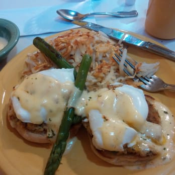 The Griddle - Carb Cake benedict - Breakfast & Brunch Near Me - Meridian, Idaho