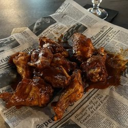 Triple Deuce Saloon - Tennessee hot wings