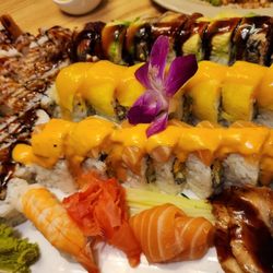 Qc Sushi - Huge rolls, sashimi and rolls