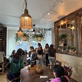 Blue Whale - inside - Cafes Near Me - La Jolla, California