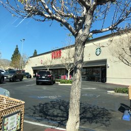 Exterior outside entrance of Vons - From the front - Chatsworth, California Exterior outside entrance of Vons - From the front - Chatsworth, California