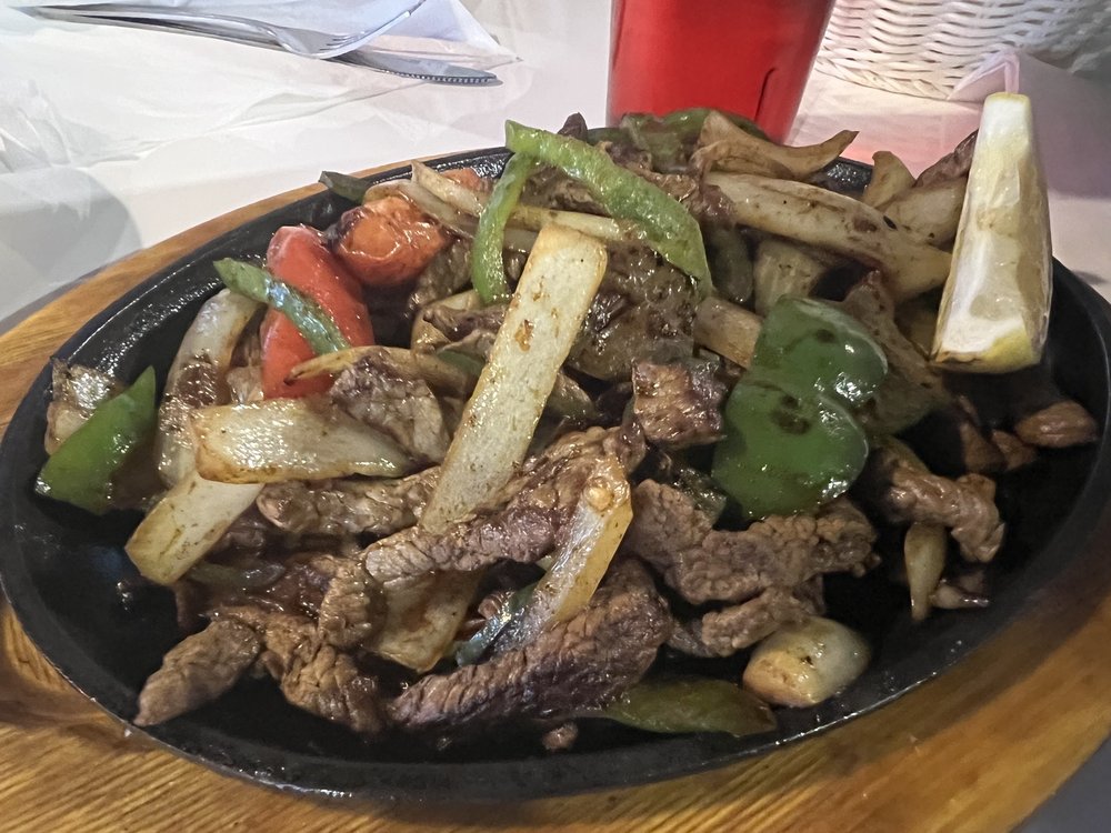 LA CHIQUITA Updated September 2024 514 Weir Rd, Russellville