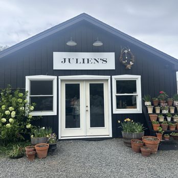 Julien's Farm Store - Outside - Breakfast & Brunch Near Me - Granby, Connecticut Julien's Farm Store - Outside - Breakfast & Brunch Near Me - Granby, Connecticut
