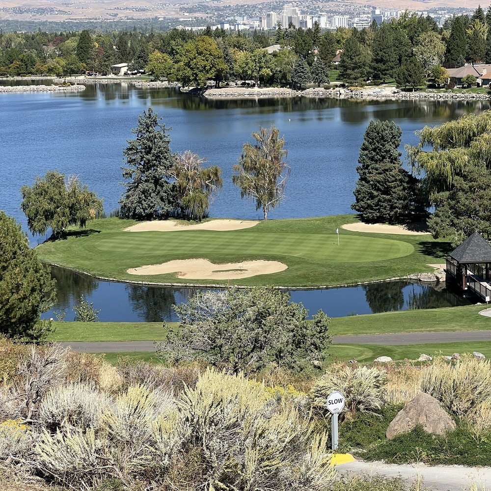 Lakeridge Golf Course - Signature 15th hole. - Golf Near Me - Reno, Nevada Lakeridge Golf Course - Signature 15th hole. - Golf Near Me - Reno, Nevada