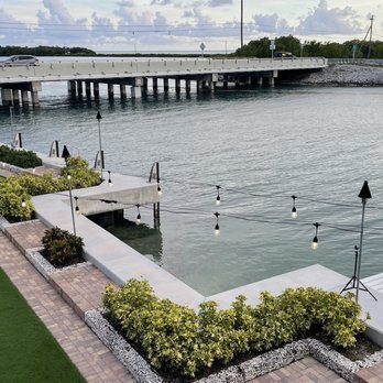 Papa Joe’s Waterfront - Seafood Near Me - Islamorada, Florida