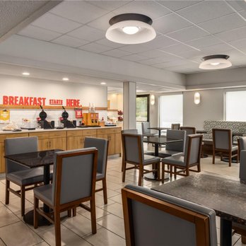 Hampton Inn Springfield-South - Breakfast Area - Hotels Near Me - Springfield, Missouri Hampton Inn Springfield-South - Breakfast Area - Hotels Near Me - Springfield, Missouri