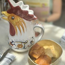 Cesarina - The signature chicken pitcher with their soft delish breads