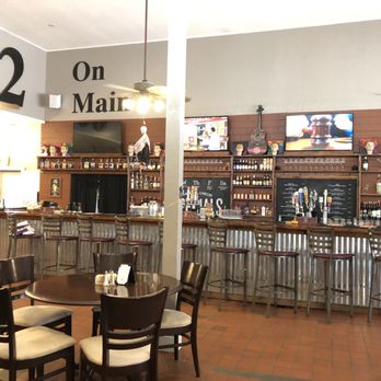 602 on Main - Cocktail Bars Near Me - Bastrop, Texas