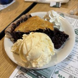 Coach House Restaurant - Blueberry pie a la mode