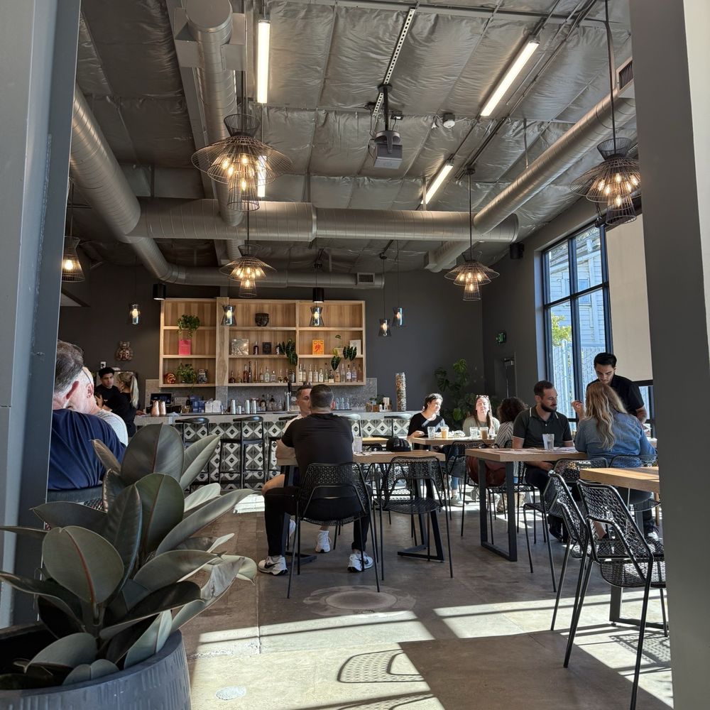 La Ciudad - Beautiful inside seating - Breakfast & Brunch Near Me - West Sacramento, California La Ciudad - Beautiful inside seating - Breakfast & Brunch Near Me - West Sacramento, California