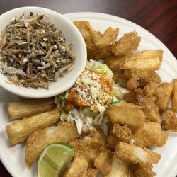 La Nueva Jerusalem - Fried Yuan with Little Fish, yuca